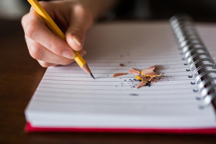 آگاهی از «آفات شعر فارسی»